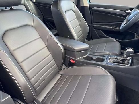 Used 2024 Volkswagen Jetta SE w/ Panoramic Sunroof Package image 18