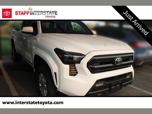 Certified 2025 Toyota Tacoma SR5 AWD/4WD image 1
