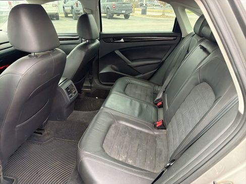 Used 2014 Volkswagen Passat TDI SEL Premium image 12