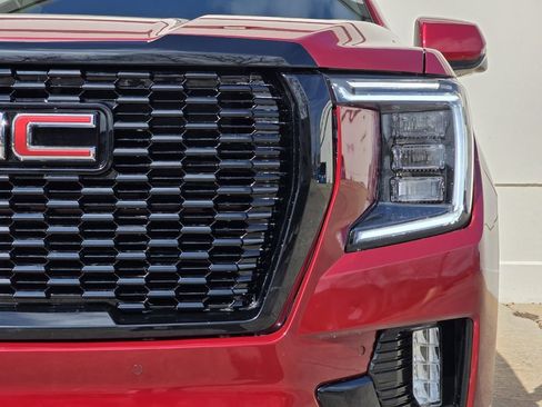 Used 2024 GMC Yukon SLT w/ SLT Luxury Package image 43