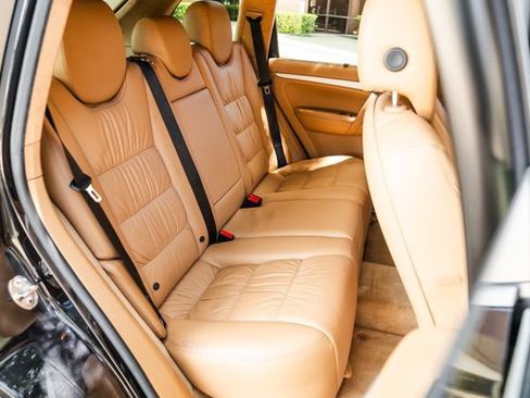 Used 2006 Porsche Cayenne Turbo S AWD/4WD image 79