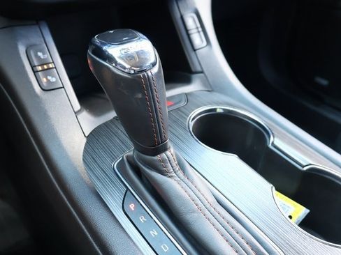 Used 2019 GMC Acadia SLT image 29