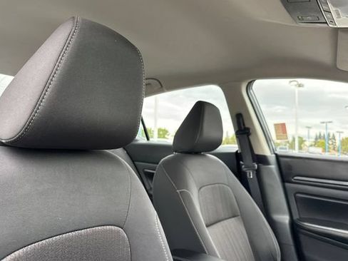 Used 2025 Nissan Altima 2.5 SV AWD/4WD image 13