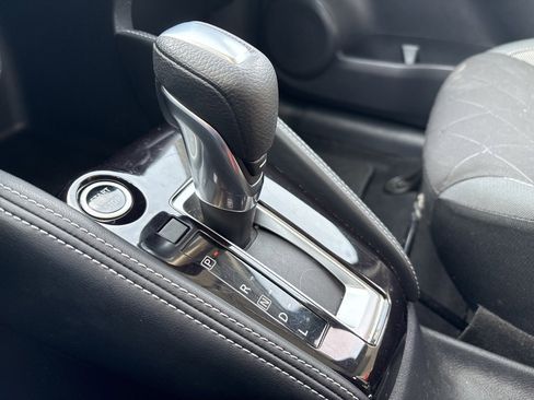 Used 2019 Nissan Kicks SV image 27