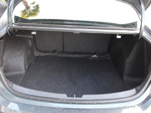 Used 2018 Chevrolet Malibu LT image 32