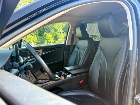 Used 2023 Lincoln Nautilus AWD w/ Premium Package image 15