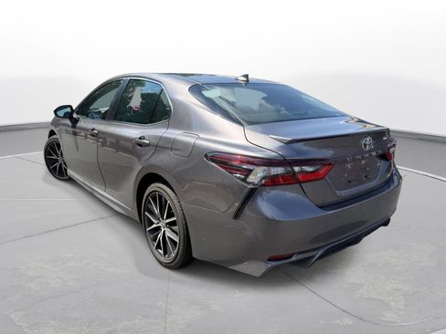 Used 2024 Toyota Camry SE w/ Cold Weather Package FWD image 8