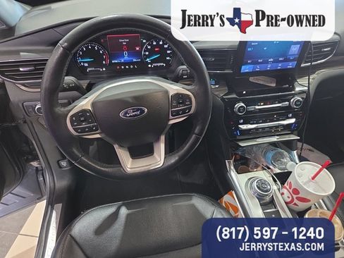 Used 2021 Ford Explorer Limited w/ Equipment Group 301A RWD image 9