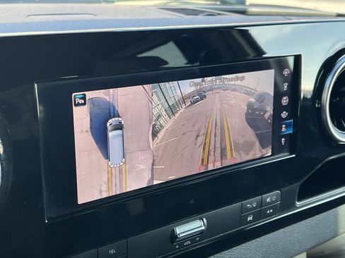 Used 2021 Mercedes-Benz Sprinter 2500 image 27