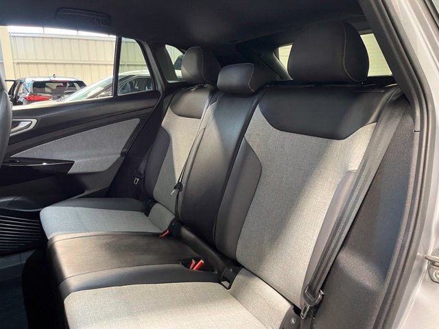 Used 2023 Volkswagen ID.4 Pro AWD/4WD image 18