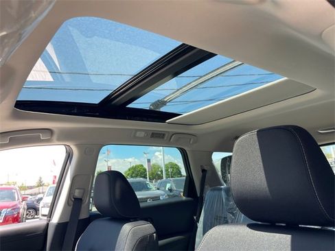 New 2025 Nissan Pathfinder SV w/ SV Premium Package image 11