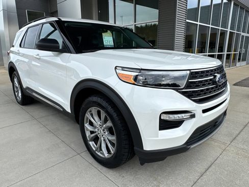 Certified 2023 Ford Explorer XLT w/ Equipment Group 202A AWD/4WD image 10