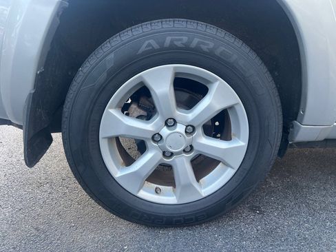 Used 2012 Toyota RAV4 Limited image 35
