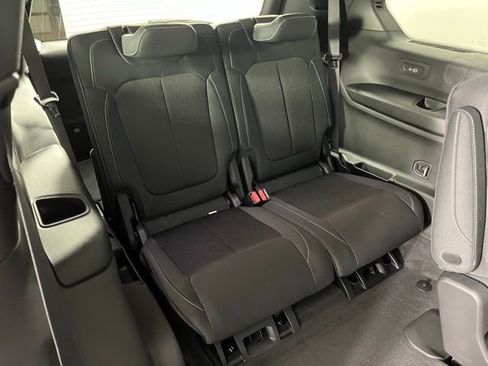 New 2025 Jeep Grand Cherokee L Laredo w/ Luxury Tech Group I image 30