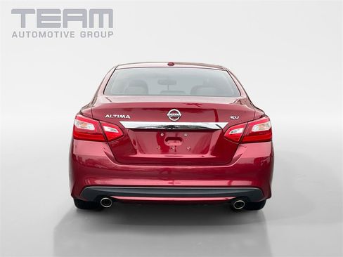 Used 2017 Nissan Altima 2.5 SV w/ Convenience Package image 6