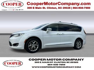 Used 2017 Chrysler Pacifica Limited w/ UConnect Theater Package FWD video 1