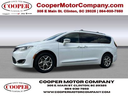 Used 2017 Chrysler Pacifica Limited w/ UConnect Theater Package