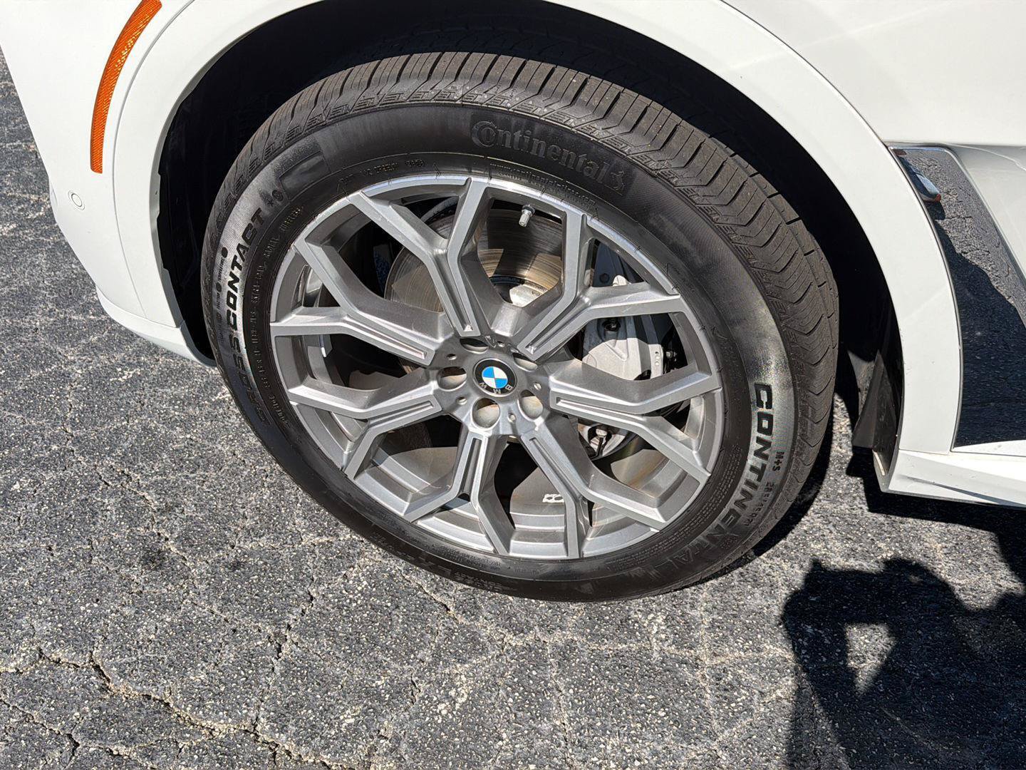 Used 2024 BMW X7 xDrive40i w/ Premium Package AWD/4WD image 41