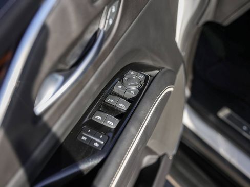 Used 2023 Cadillac Escalade Luxury w/ LPO, Illumination Package image 24