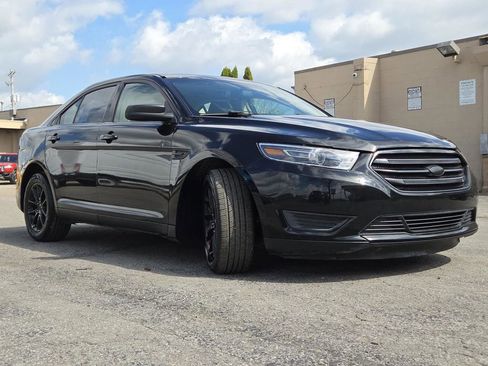 Used 2014 Ford Taurus SE FWD image 7