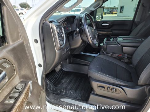 Used 2022 Chevrolet Silverado 2500 LT w/ Convenience Package image 14