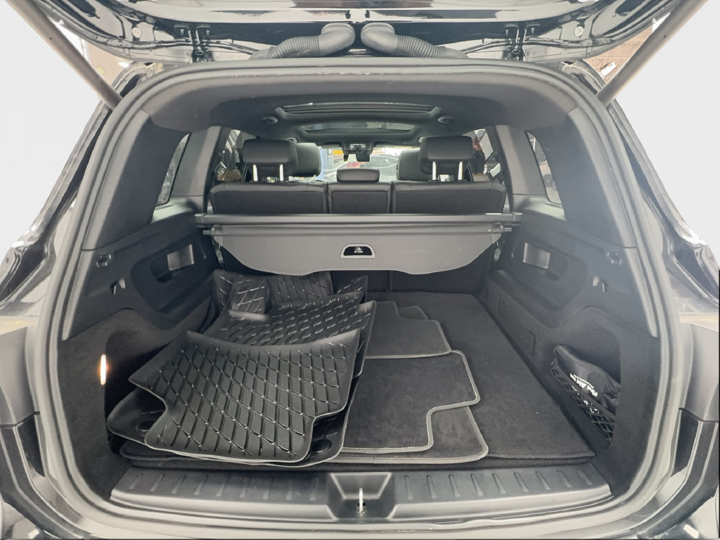 Used 2022 Mercedes-Benz GLB 250 4MATIC w/ Premium Package Lite image 18