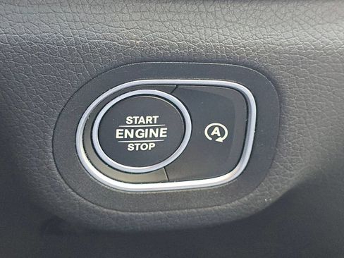 Used 2024 Mercedes-Benz GLS 450 4MATIC image 36