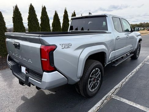 Used 2024 Toyota Tacoma TRD Sport image 2