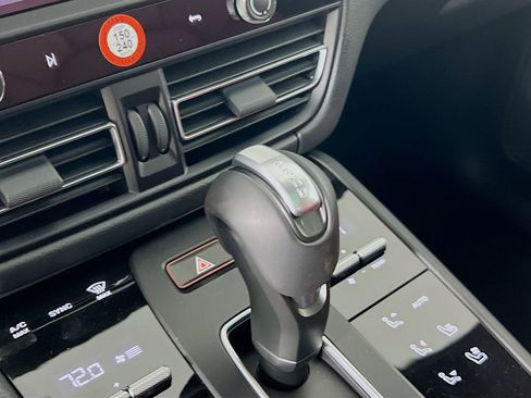 New 2026 Porsche Macan image 19