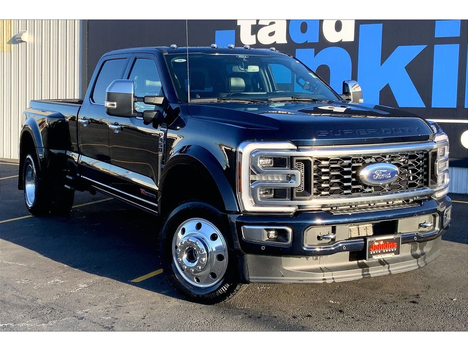 Used 2024 Ford F450 Platinum w/ FX4 Off-Road Package AWD/4WD image 2