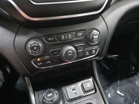Used 2020 Jeep Cherokee Latitude Lux w/ Quick Order Package 26H Lux AWD/4WD image 24