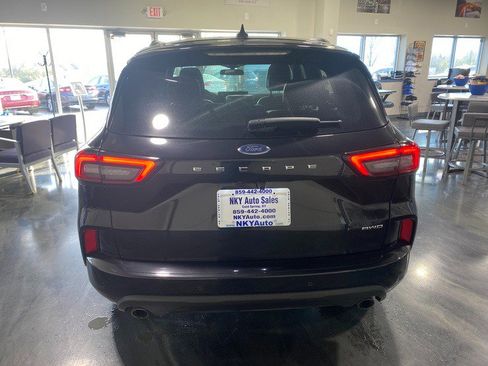 Used 2023 Ford Escape ST-Line w/ Tech Pack #1 image 5
