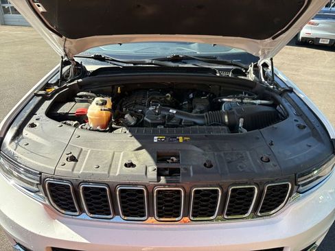 Used 2023 Jeep Grand Cherokee L Laredo AWD/4WD image 27