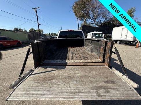 Used 2017 GMC Sierra 2500 SLE w/ SLE Preferred Package image 13