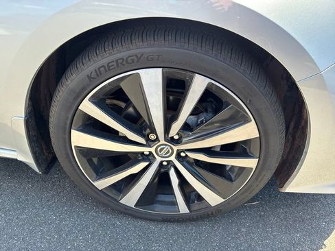 Used 2019 Nissan Altima 2.0 Platinum FWD image 10