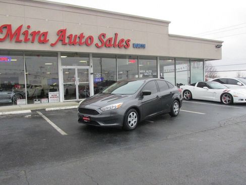 Used 2018 Ford Focus S FWD image 3