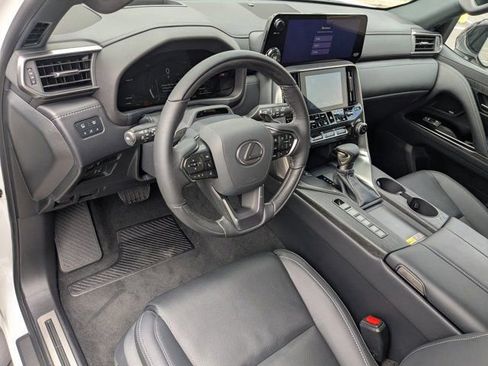 New 2025 Lexus LX 600 4WD w/ Luxury Package image 10