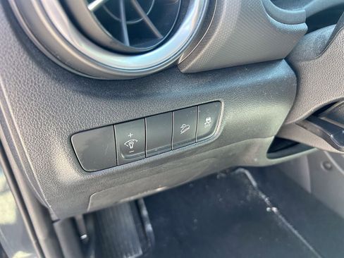 Used 2022 Hyundai Kona SEL AWD/4WD image 11