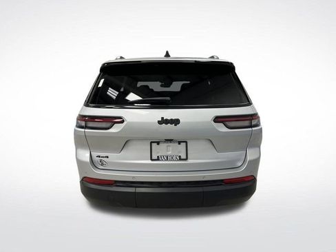 Used 2024 Jeep Grand Cherokee L Laredo image 12