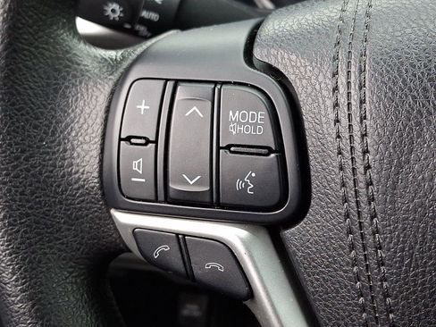 Used 2018 Toyota Highlander LE image 22