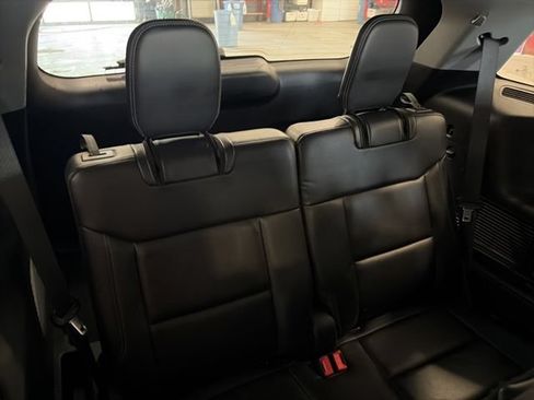 Used 2021 Ford Explorer XLT AWD/4WD image 16