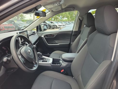 Certified 2025 Toyota RAV4 LE FWD image 22