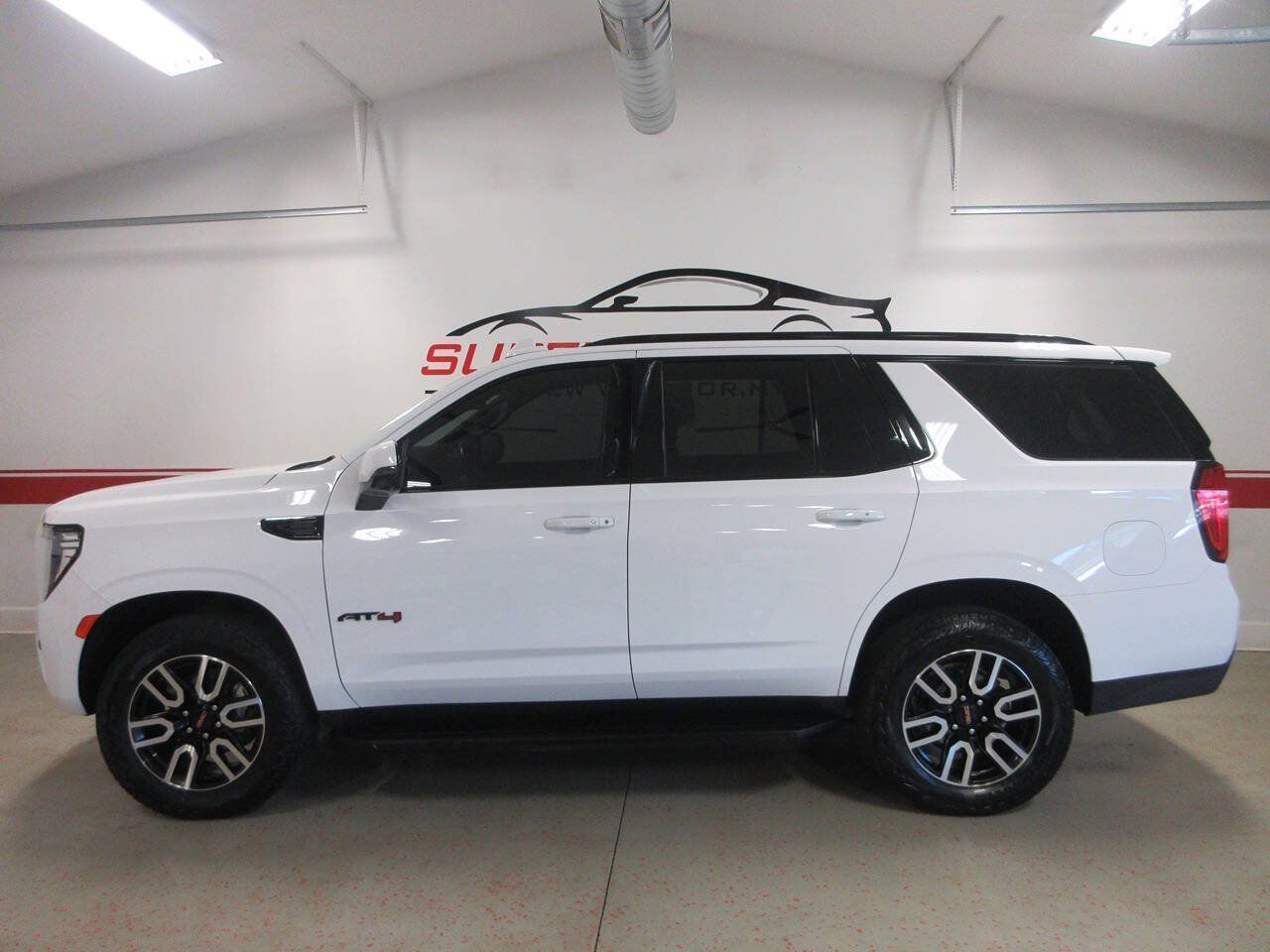Used 2024 GMC Yukon AT4 w/ Technology Package AWD/4WD image 2
