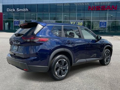 Used 2025 Nissan Rogue SV image 6