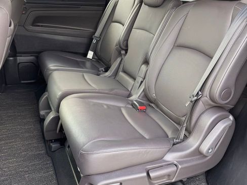 Used 2021 Honda Odyssey Touring image 11