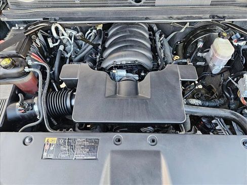 Used 2020 Chevrolet Suburban LT image 24