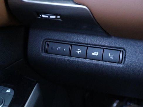 Used 2023 Nissan Pathfinder Platinum AWD/4WD image 23
