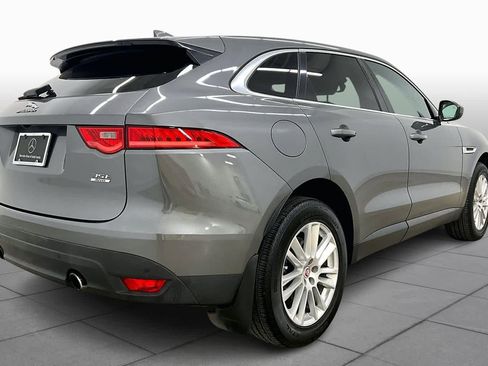 Used 2017 Jaguar F-PACE Prestige image 12