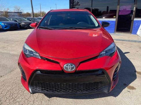 Used 2017 Toyota Corolla SE image 2