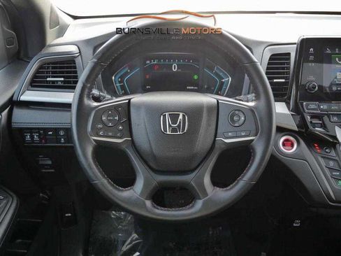 Used 2023 Honda Odyssey Sport image 14